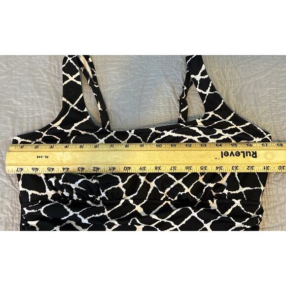 Trimshaper Sz 16 Tall 1 Pc Ruched Black & White Adj Straps Shelf Bra Swimsuit - Picture 12 of 13